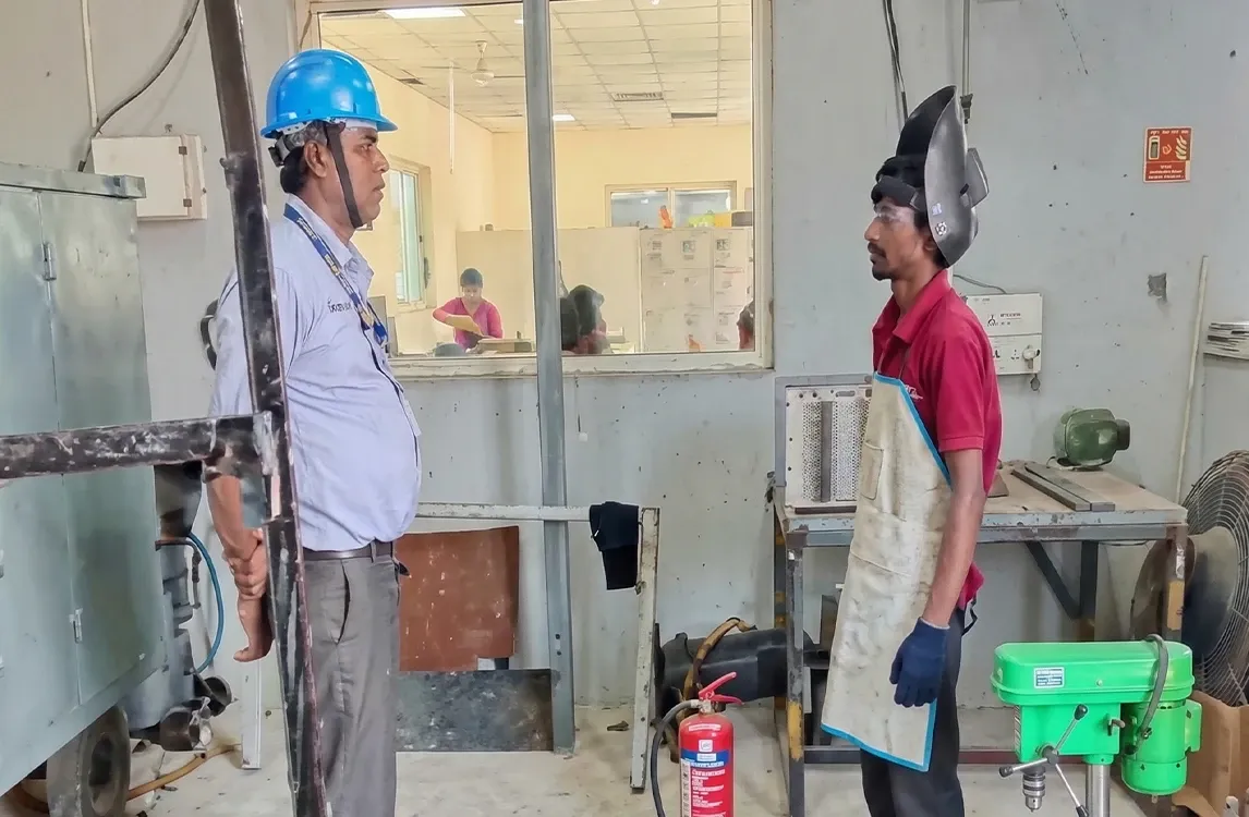 Issak - Skills That Change Lives